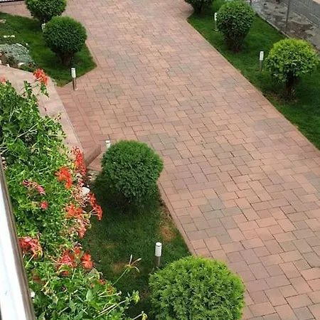 Melux Airport House Apartment *