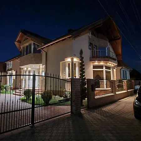 Apartment Melux Airport House