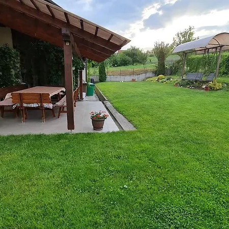 Melux Airport House Apartment