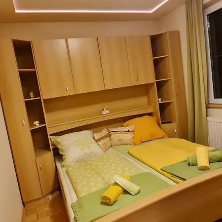 Apartment Melux Airport House *