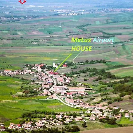 Melux Airport House *